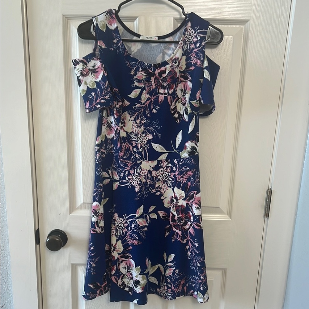 Le Lis Navy and White Patterned Top
